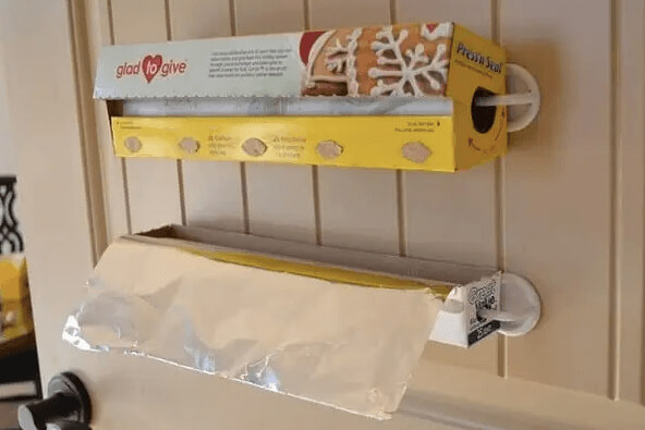 Pendure suas caixas de papel alumínio e plástico