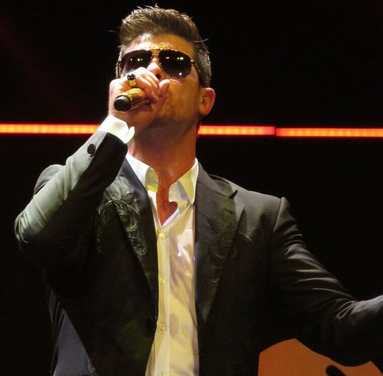 #6 - Robin Thicke - Blurred Lines