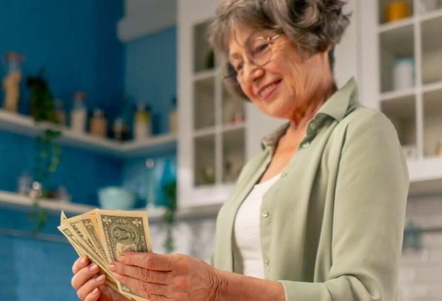 Smart Ways Retirees Can Stretch Their Savings Without Sacrificing Comfort