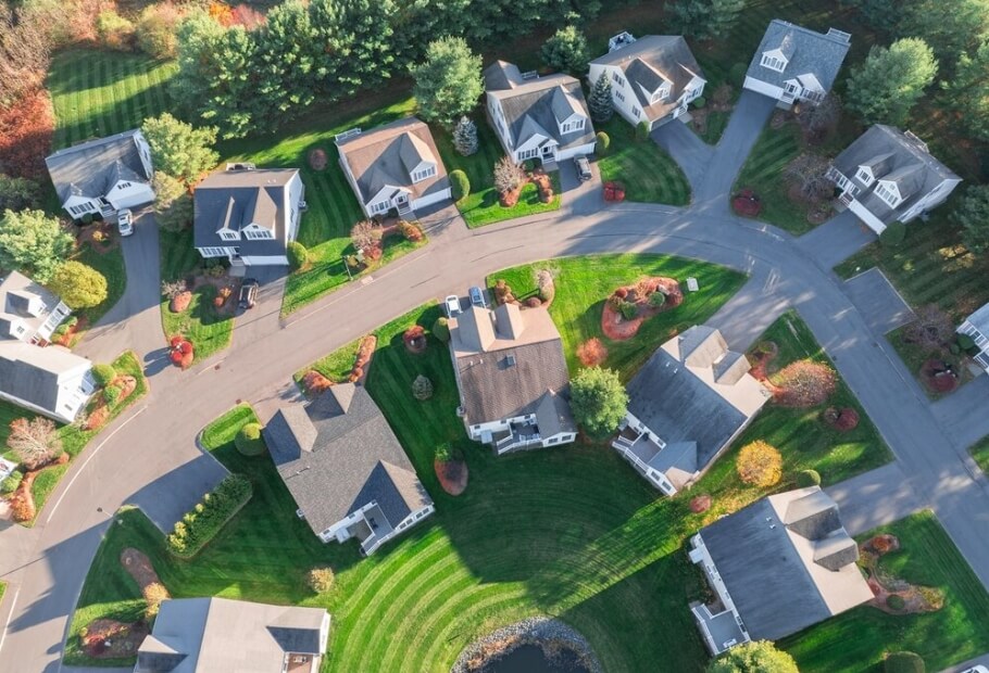 Unwritten Rules Your Neighbors Are Secretly Judging You For