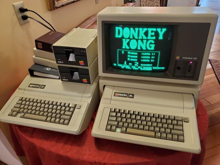 Vintage "Apple" Computers: $5,000 for a Beige Box