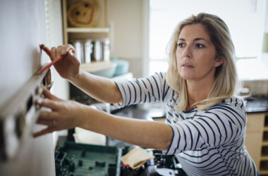 家にあるものでできる節約ハックと賢いDIY集