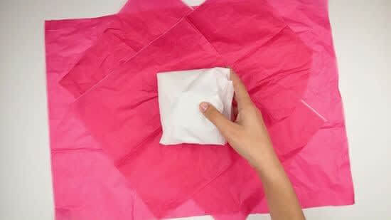 Less Creases With The Help of Tissue Paper