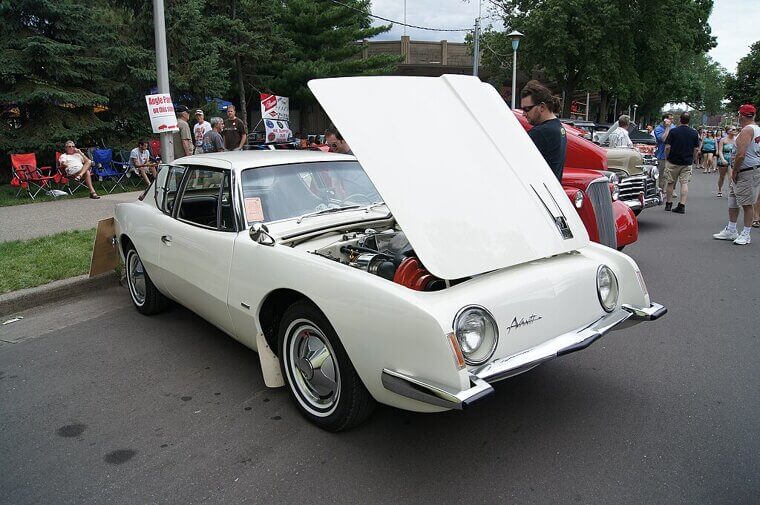 Studebaker Avanti R3 (1964)