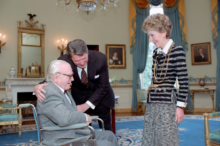 Nancy Reagan portò il suo fascino hollywoodiano alla Casa Bianca