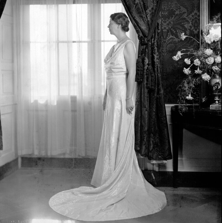 Il vestito blu di Eleanor Roosevelt ha consolidato il suo status di icona di stile