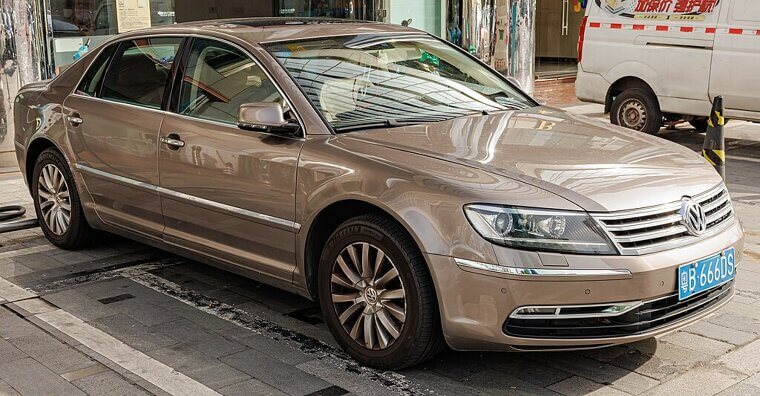 Volkswagen Phaeton (2002–2016)