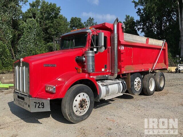 2014 Kenworth T800 - $70,000
