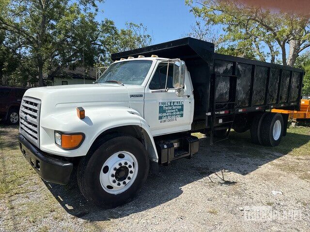 1998 Ford F800 - $15,000