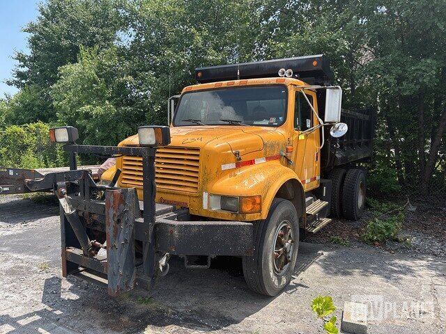 1990 International 4900 - $1,100