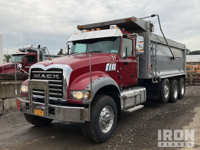 2018 Mack GU713 - $110,000