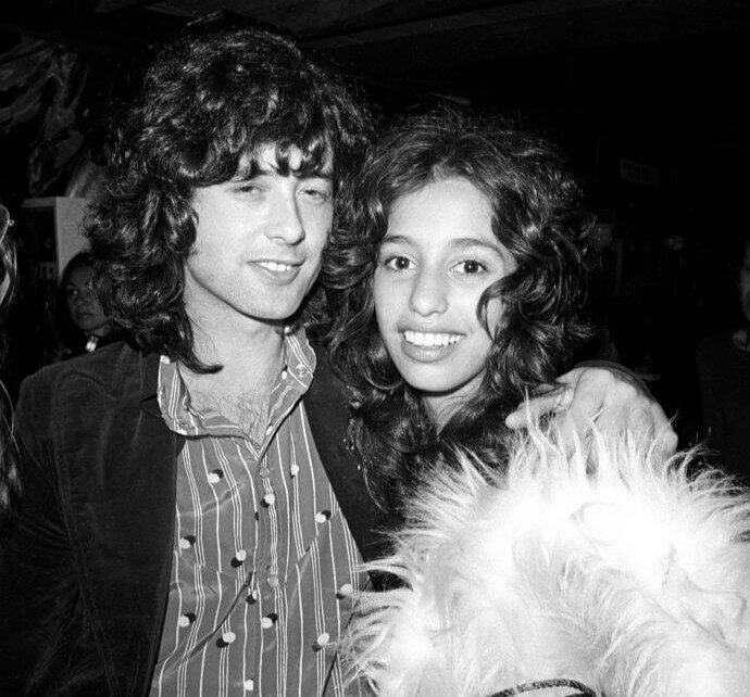 Jimmy Page (28) y Lori Maddox (14)
