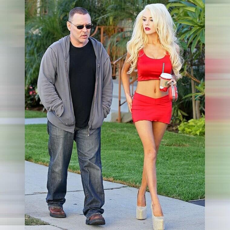 Doug Hutchison (50) Y Courtney Stodden (16)