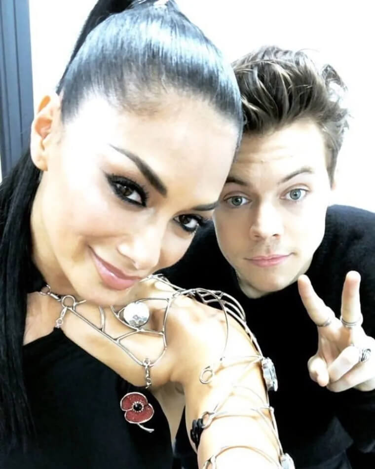 Nicole Scherzinger (35) y Harry Styles (19)