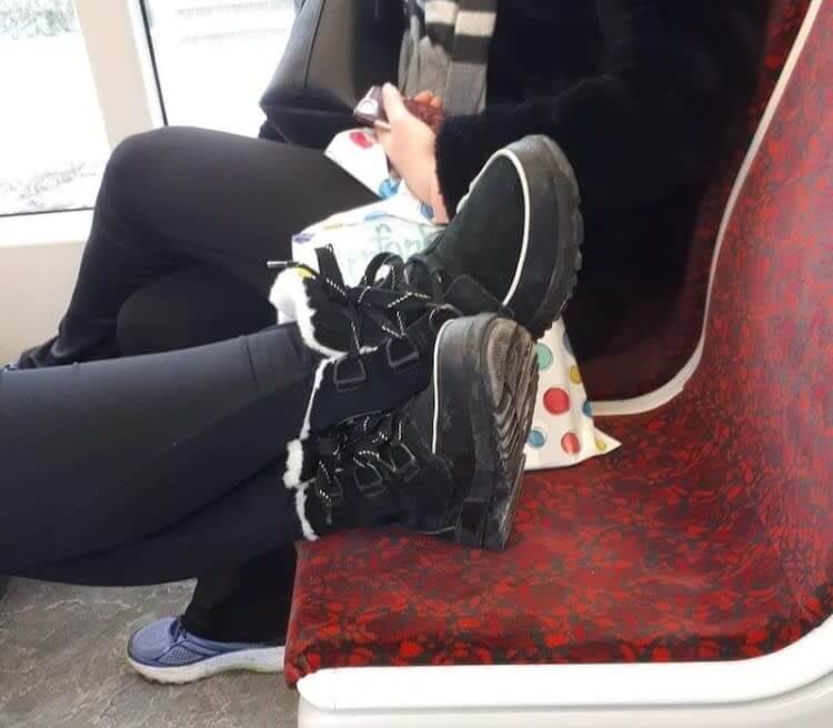 Her Feet, Her Seat
