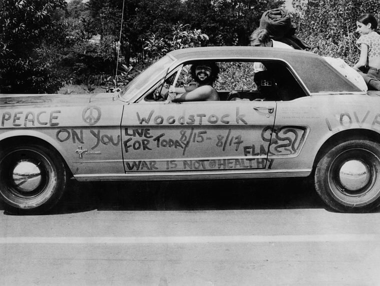 Thousands of People Abandoned Their Cars on the Highway and Walked to Woodstock