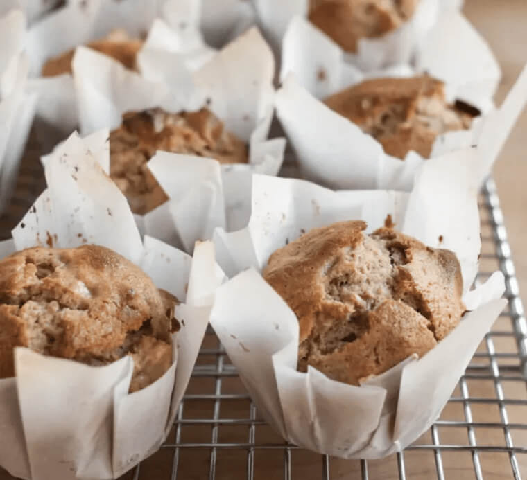 Make Cupcakes Easily With Parchment Paper