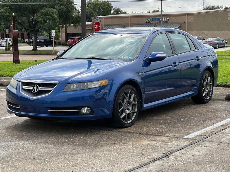 Acura TL Praised for Its Solid Build