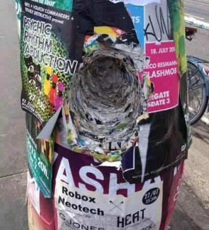 ポスターのブラックホール