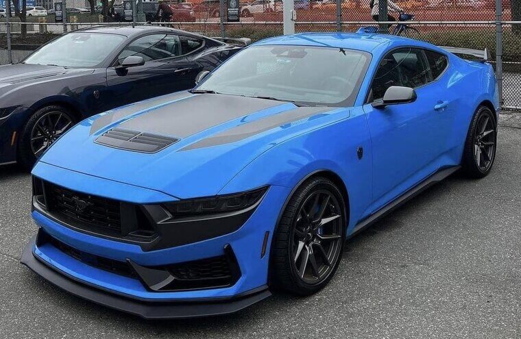 Ford Mustang Dark Horse