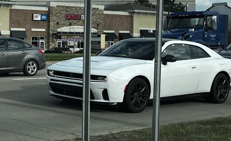 Dodge Charger Sixpack