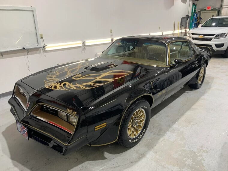 1977 Pontiac Firebird Trans Am - Smokey and the Bandit