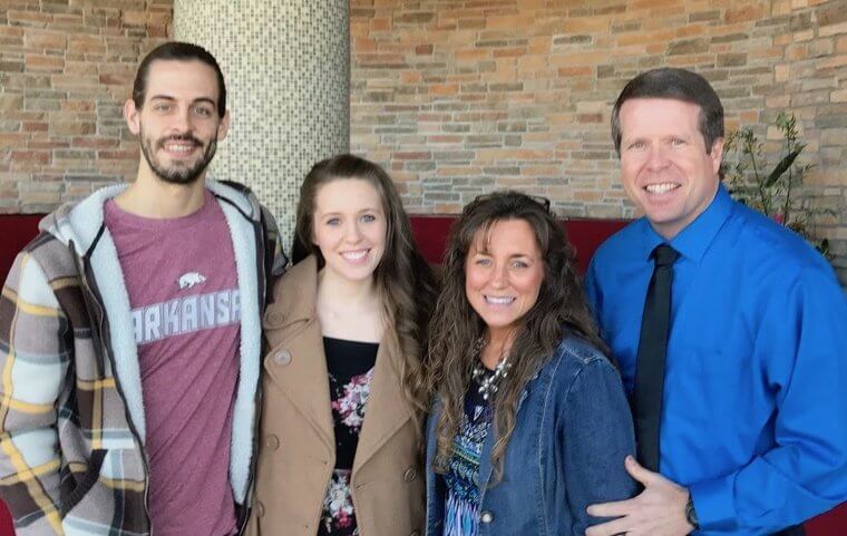 A Family Feud: Jill and Derick Vs. Michelle and Jim Bob