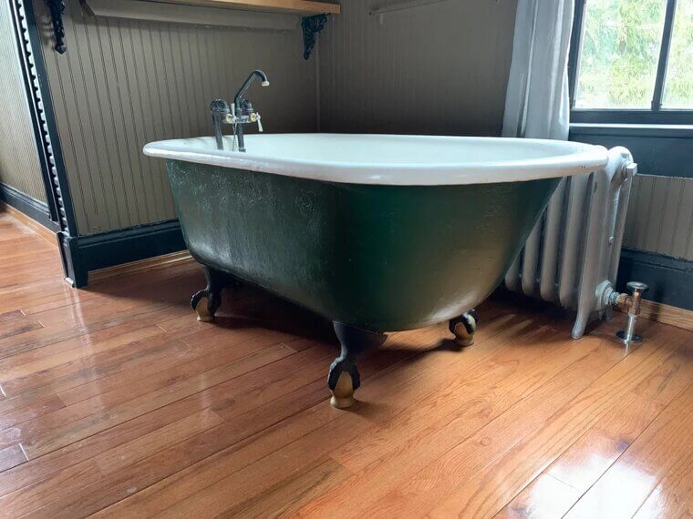 Bathtub Beauty Beast