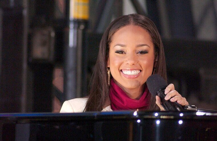 16. Alicia Keys: The Pre-Teen Prodigy Who Was Nearly Kidnapped in New York’s "Hell’s Kitchen"