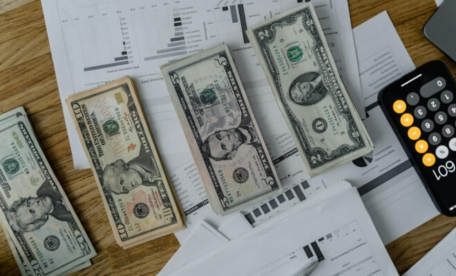 Small Money-Saving Habits That Add Up in a Year