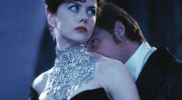 Collar de satén de Nicole Kidman