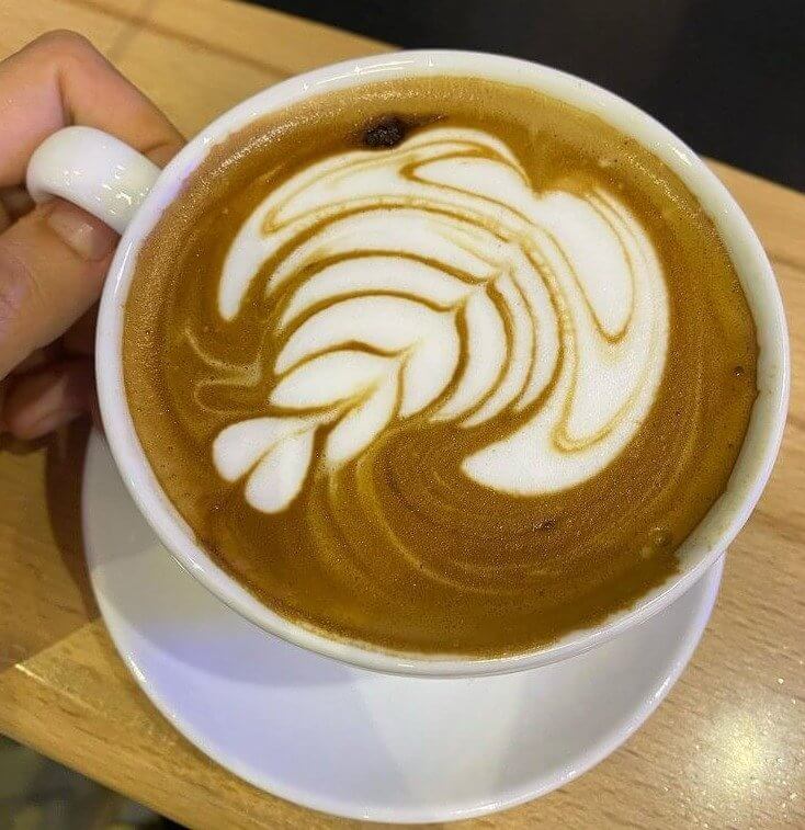 Boire du café te déshydrate