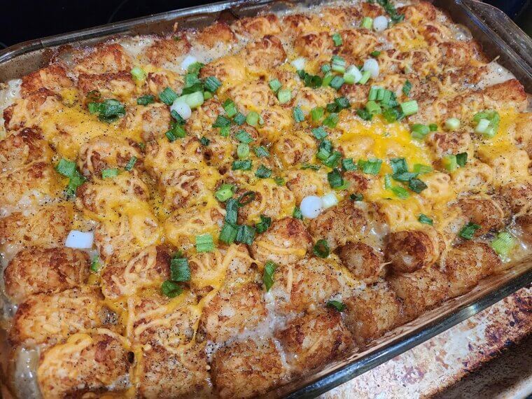 Cheesy Tater Tot Casserole: A Family Favorite