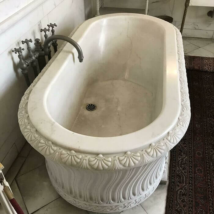 This Fancy Tub Has Freshwater Taps and Saltwater Taps