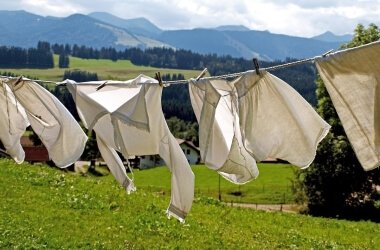 Everyday Household Chores We All Did Growing Up And Kids Today Don't