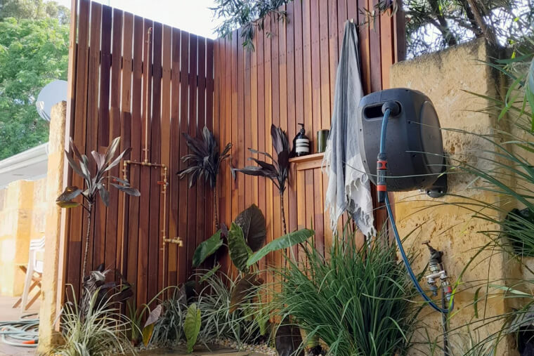 Outdoor Showers Without Plumbing