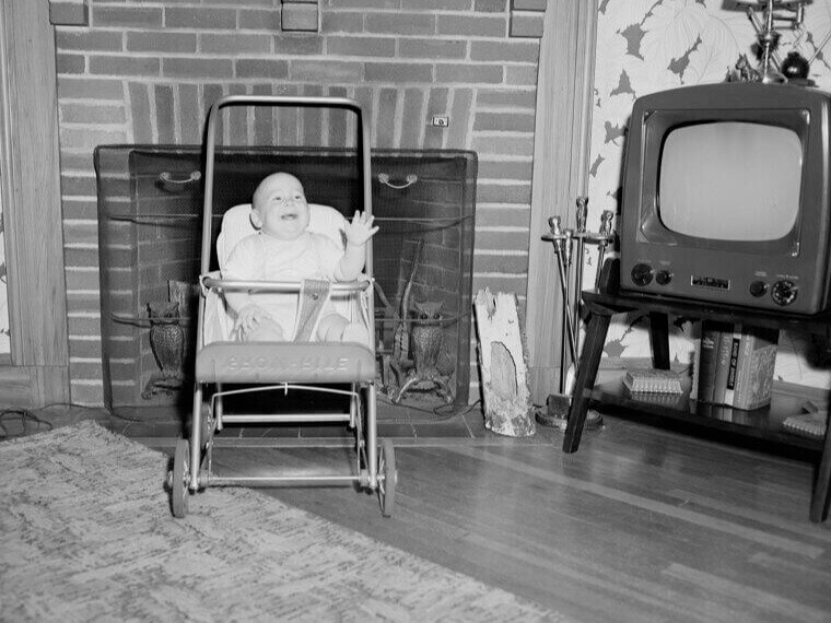 Baby Cribs With Wide Wooden Slats