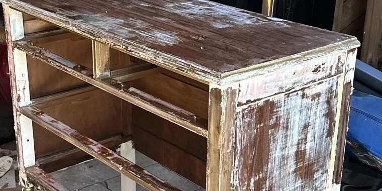 Paint Strippers With Strong Solvents