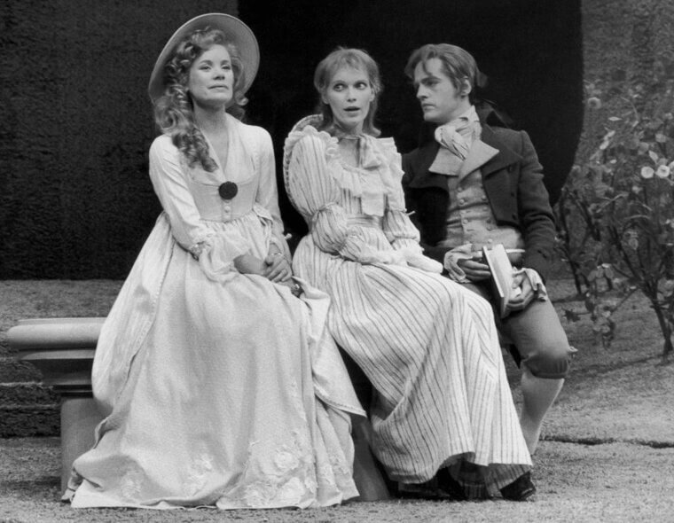 When She Returned Home, She Turned to the Stage