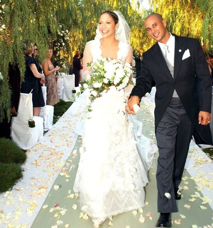 La beauté en soie de Jennifer Lopez avec Valentino