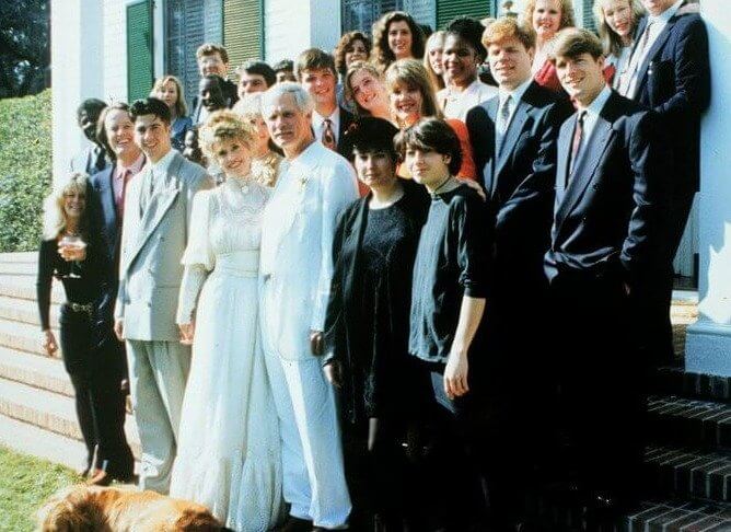 La robe discrète de Jane Fonda