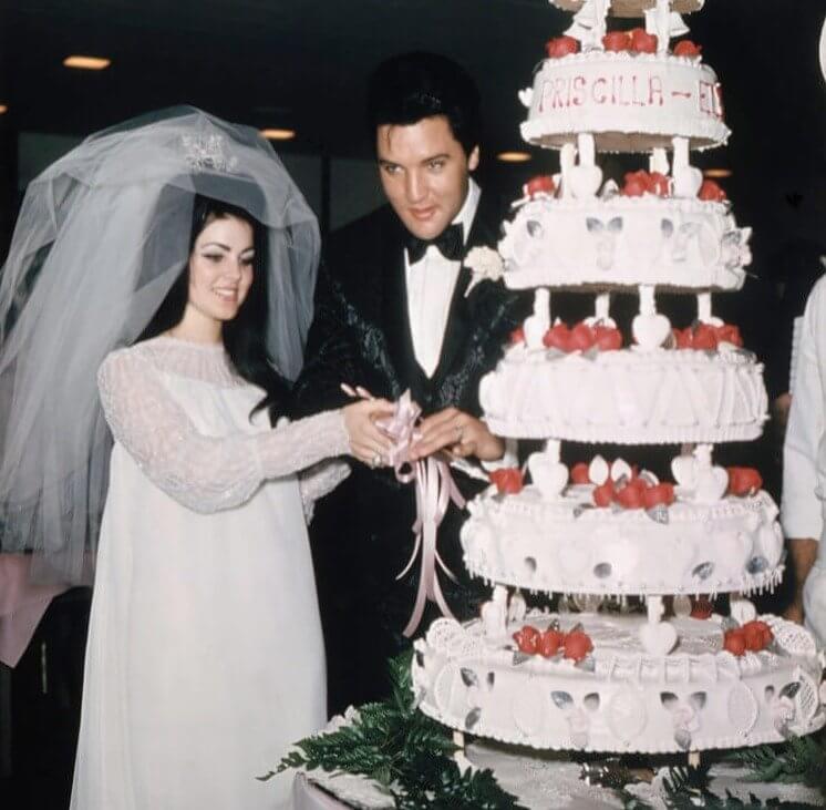 Priscilla Presley a dessiné cette robe elle-même