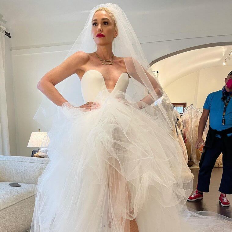 La robe moderne Vera Wang de Gwen Stefani (2021)