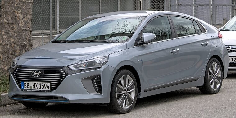 Hyundai Ioniq Hybrid (2017)