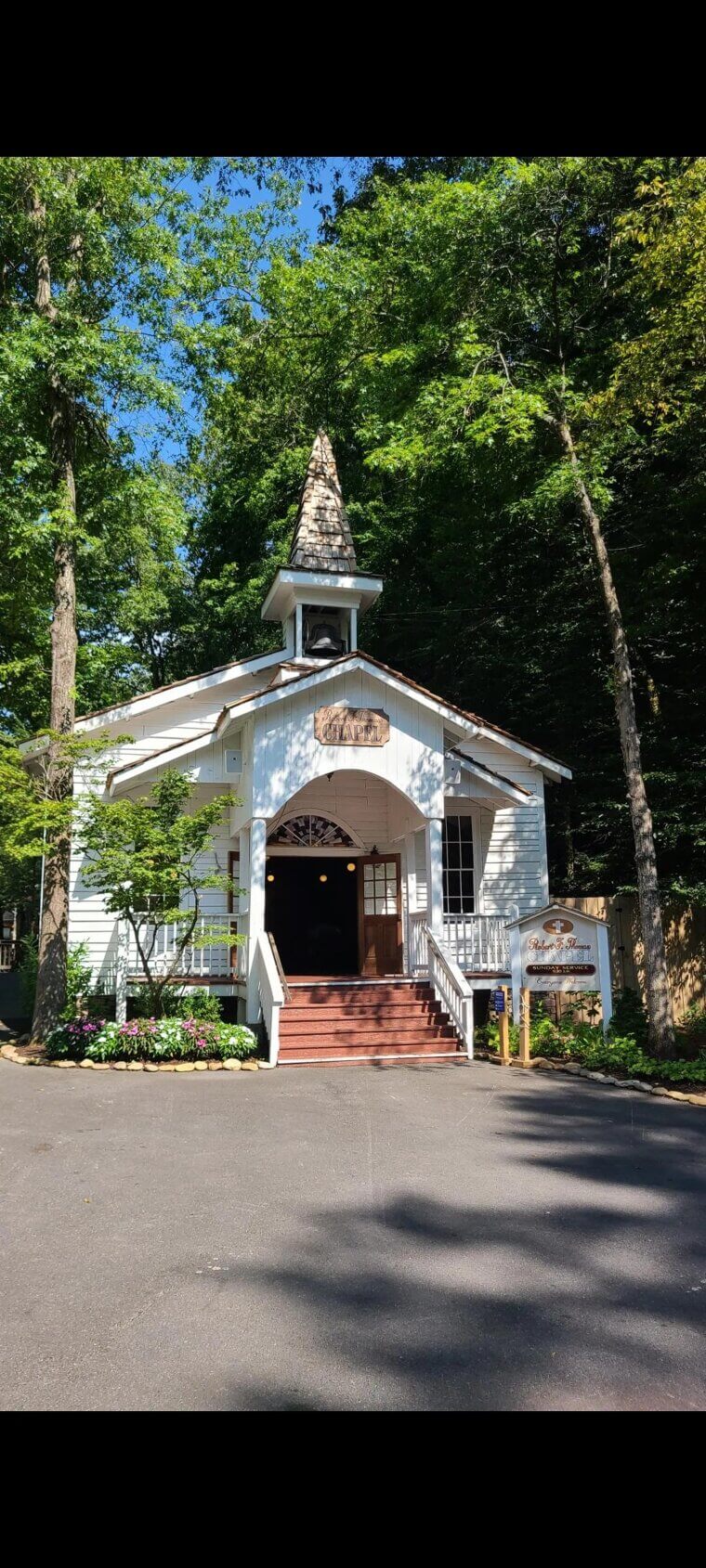 There Is a Fully Functional Chapel Inside Dollywood Named After the Doctor Who Delivered Her