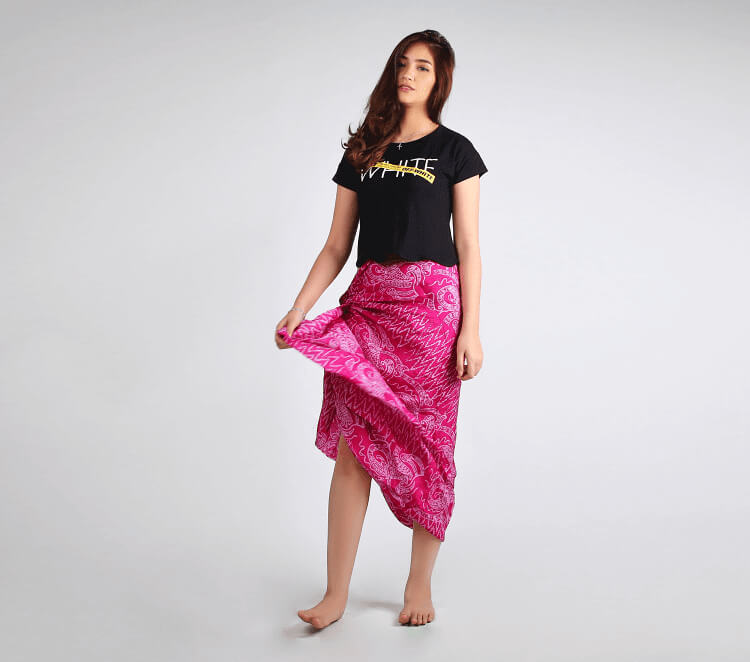 A Sarong Does Multiple Tricks
