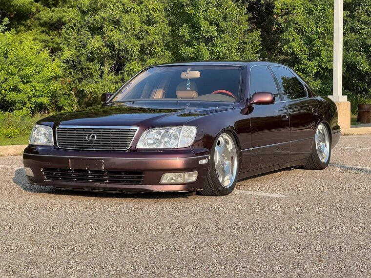 1990 - Lexus LS400