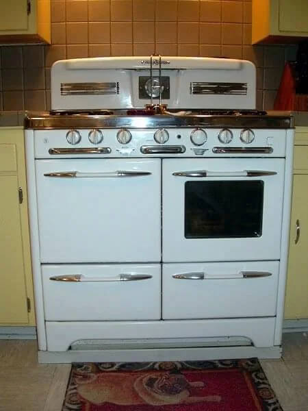 O'Keefe & Merritt Stove: The Cadillac of Kitchens ($1,000–$5,000)