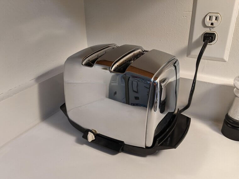 Sunbeam Radiant Control Toaster: The "Automatic" Genius With No Levers ($75–$150)