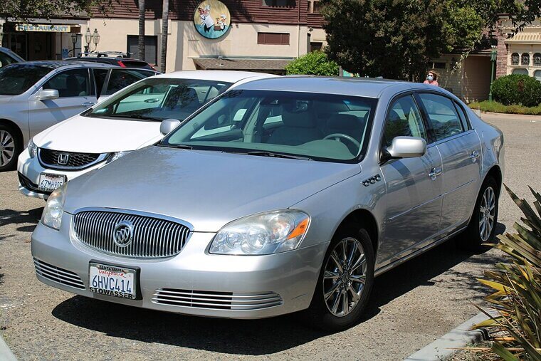 Buick Lucerne (2006–2011)